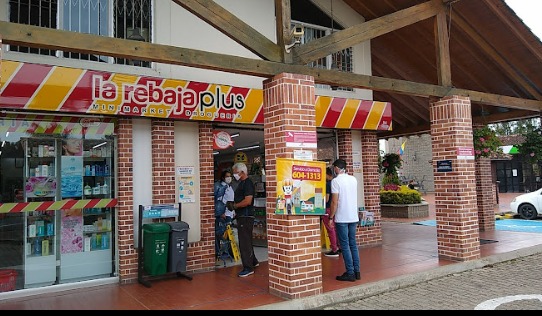 la rebaja Plus No. 2 DROGUERIA Y MINIMARKET Llano Grande Rionegro - Tienda de comestibles, periódicos y medicamentos en Rionegro
