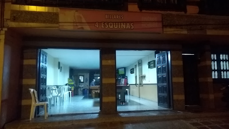 Bar 4 Esquinas - Tienda de alimentación en Rionegro