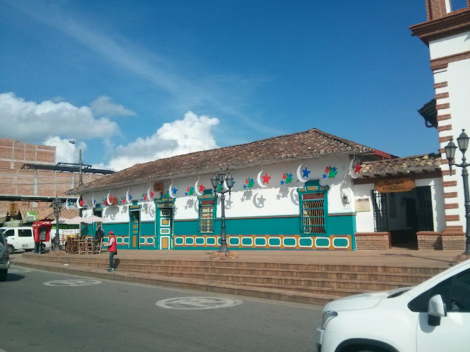 Casa Cural San Antonio - Iglesia en Rionegro
