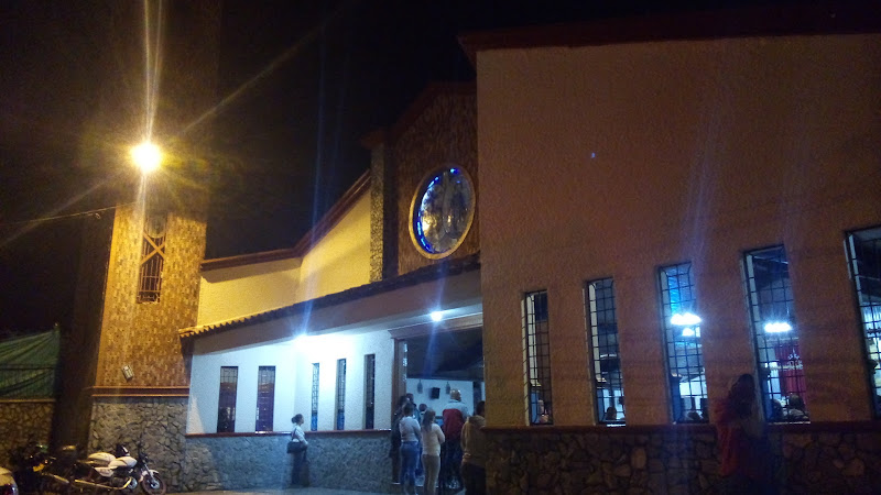 Iglesia María Auxiliadora - Organización religiosa en Rionegro