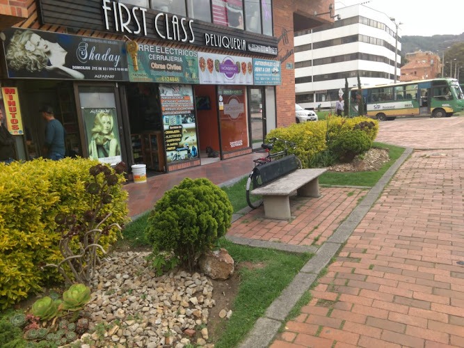 Ferreteria y Cerrajeria Multiservicios Exito - Ferretería en Soacha