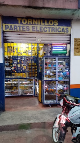 TORNILLOS Y RACORES SALVADOR - Ferretería en Soacha